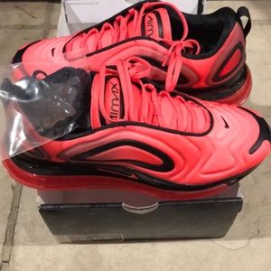 Nike Air Max 720 SZ 11 Bright Crimson/Black NIB